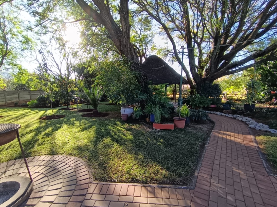 4 Bedroom Property for Sale in Mooinooi North West